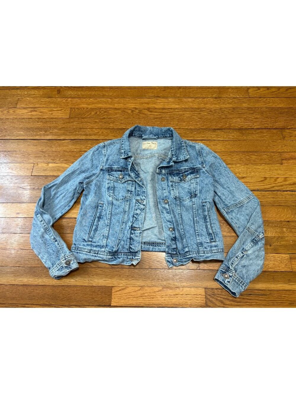 We The Free People Womens Denim Trucker Jean Jacket Size M Light Wash Button Up